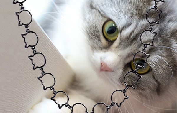 New! Black Gold Cat Chain Link Necklace Giveaway